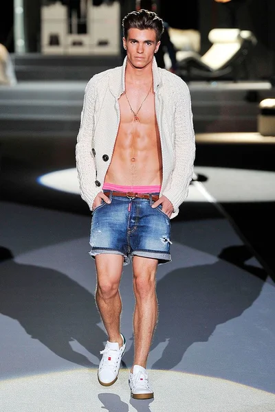 Look 26